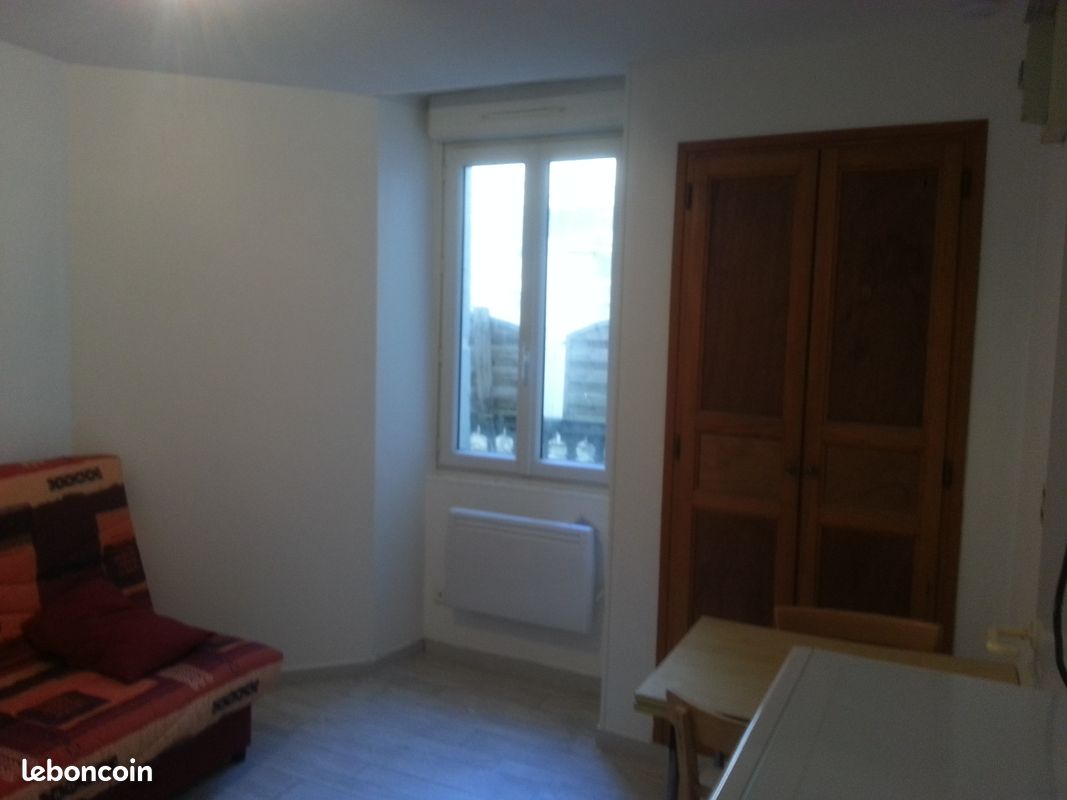 Appartement 1 pièce 13 m² · à Angoulême · 13 m² · 335 €