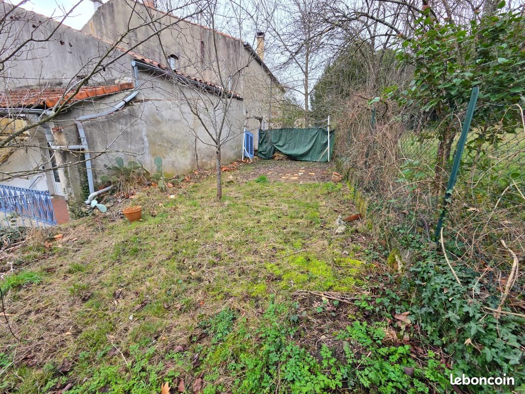 Maison 7 pièces 264 m² · à Barjac · 264 m² · 213 000 €