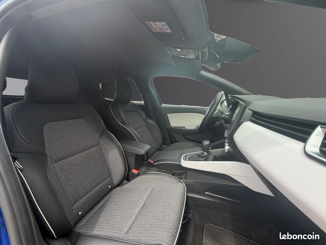 RENAULT CLIO V 145 Techno E-Tech hybride (image 10)