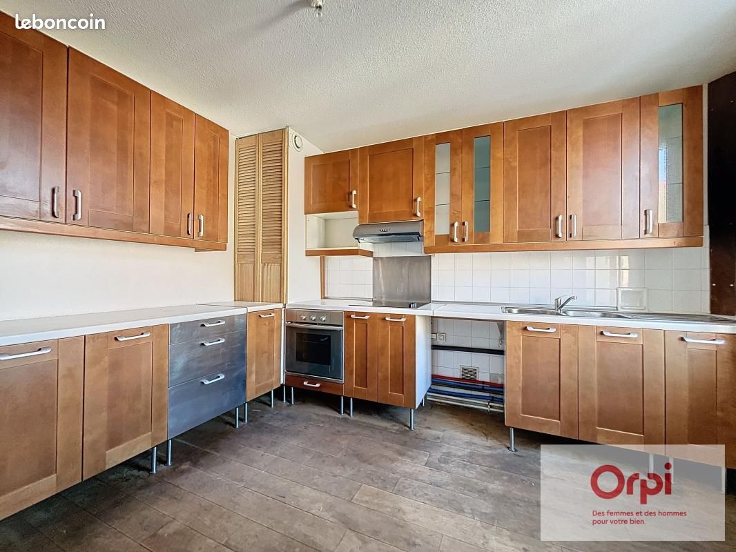 Appartement 3 pièces 74 m² · à Montluçon · 74 m² · 535 €