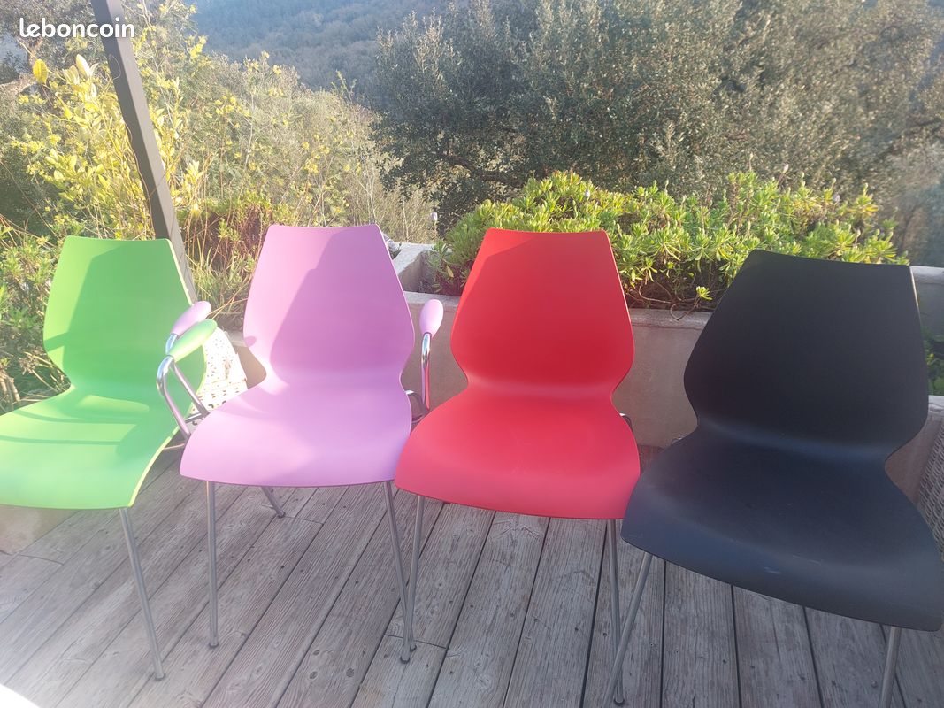 Table ronde KARTELL avec 4 chaises kartell (image 2)