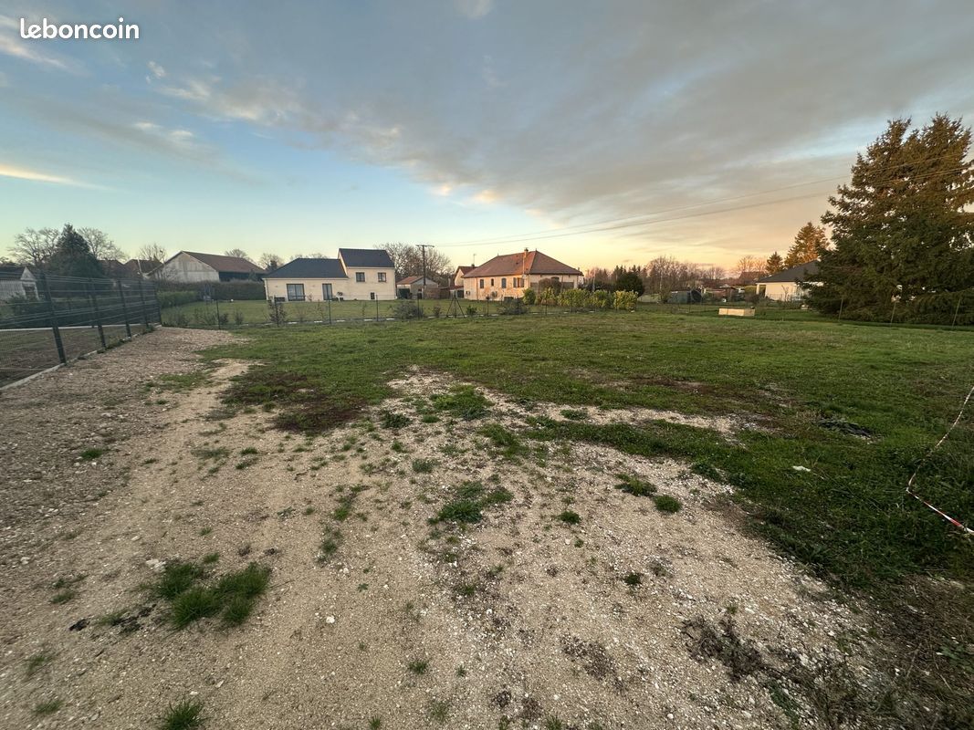 Terrain 675 m² · à Aubeterre · 675 m² · 52 000 €