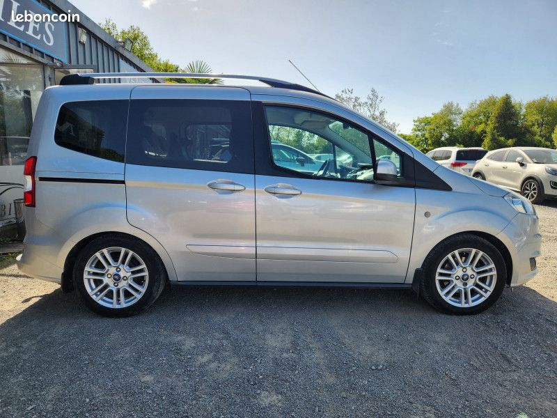 Ford TOURNEO COURIER 1.5 TD 75CH TITANIUM GARANTIE 12 MOIS (image 4)
