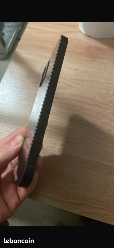 Iphone 12 (image 6)