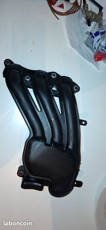 Collecteur admission Yamaha F30 F40 F50 F60 – moteur hors-bord injection (image 1)