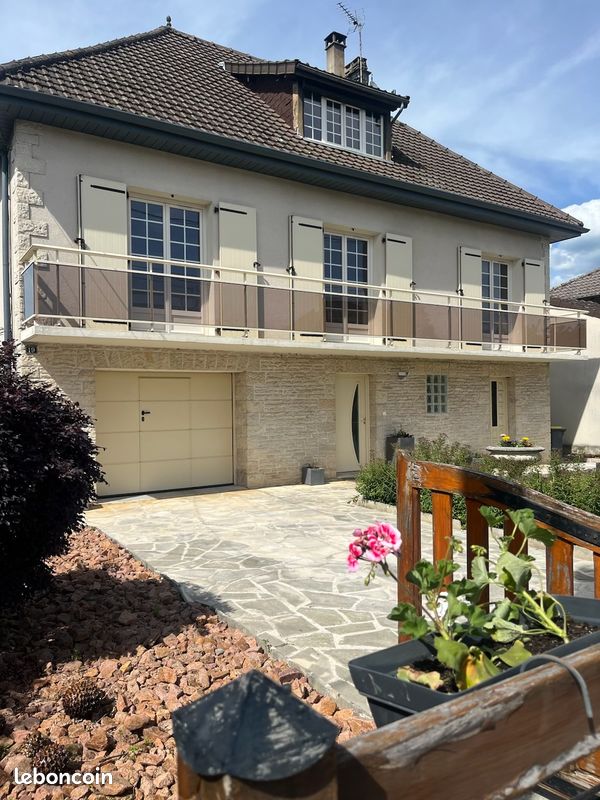Maison 8 pièces 165 m² · à Malemort · 165 m² · 310 000 €