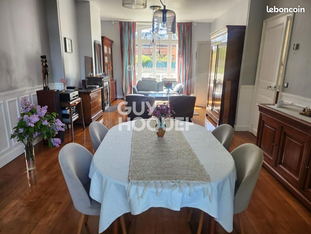 Maison 7 pièces 201 m² · à Longueville · 201 m² · 418 000 €