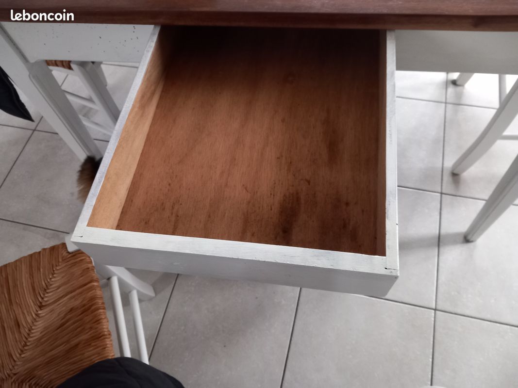 Table (image 5)