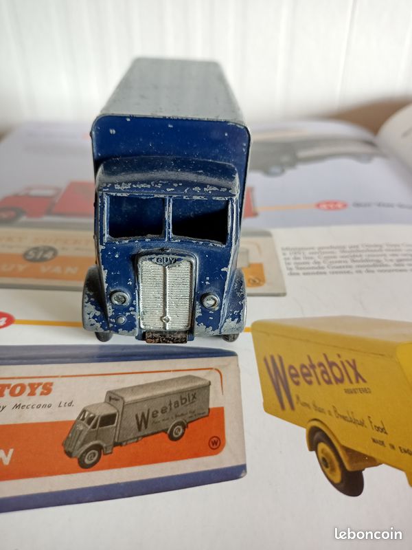 VOITURE MINIATURE CAMION Blindé Dinky Toys Brinks Truck Meccano England