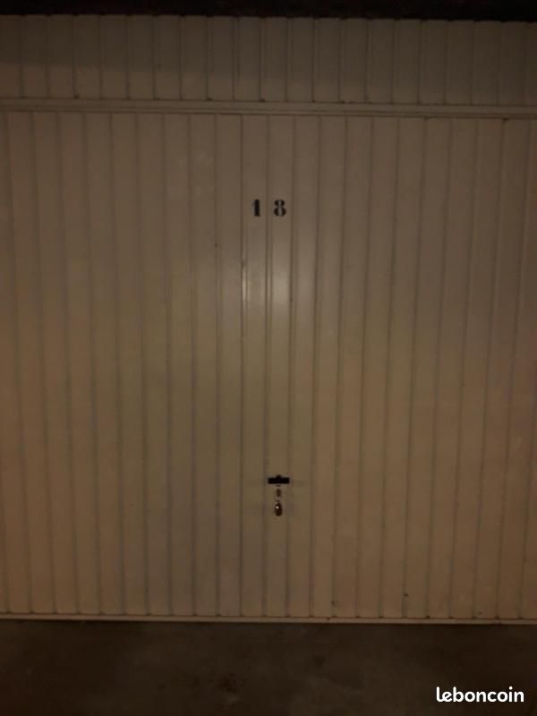 Parking 16 m² · à Mions · 16 m² · 96 €