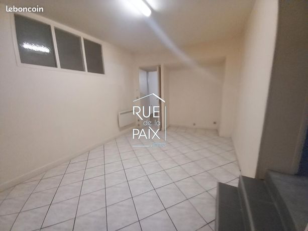 https://img.leboncoin.fr/api/v1/lbcpb1/images/86/b8/e4/86b8e4d63220cbc7909df1f3633bbfbe73e84643.jpg?rule=ad-image