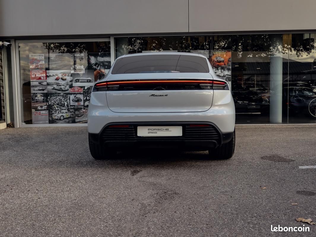 Porsche Macan ELECTRIQUE 4 408 ch (image 4)