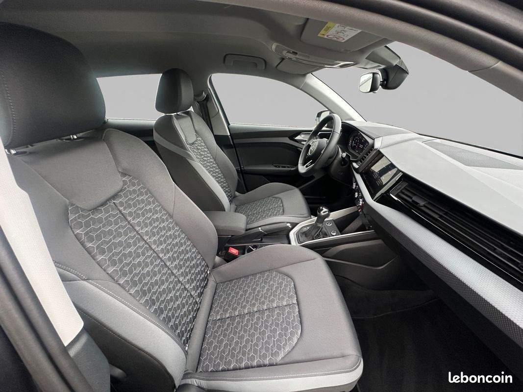 AUDI A1 Sportback 30 TFSI 116 ch S tronic 7 Design (image 11)