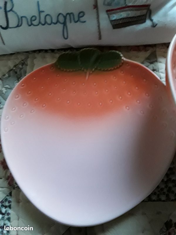 🍓🍓 Bel et grand Égouttoir Vintage, passoire, à fruits et son assiette en forme de fraise/ Barbotine (image 7)