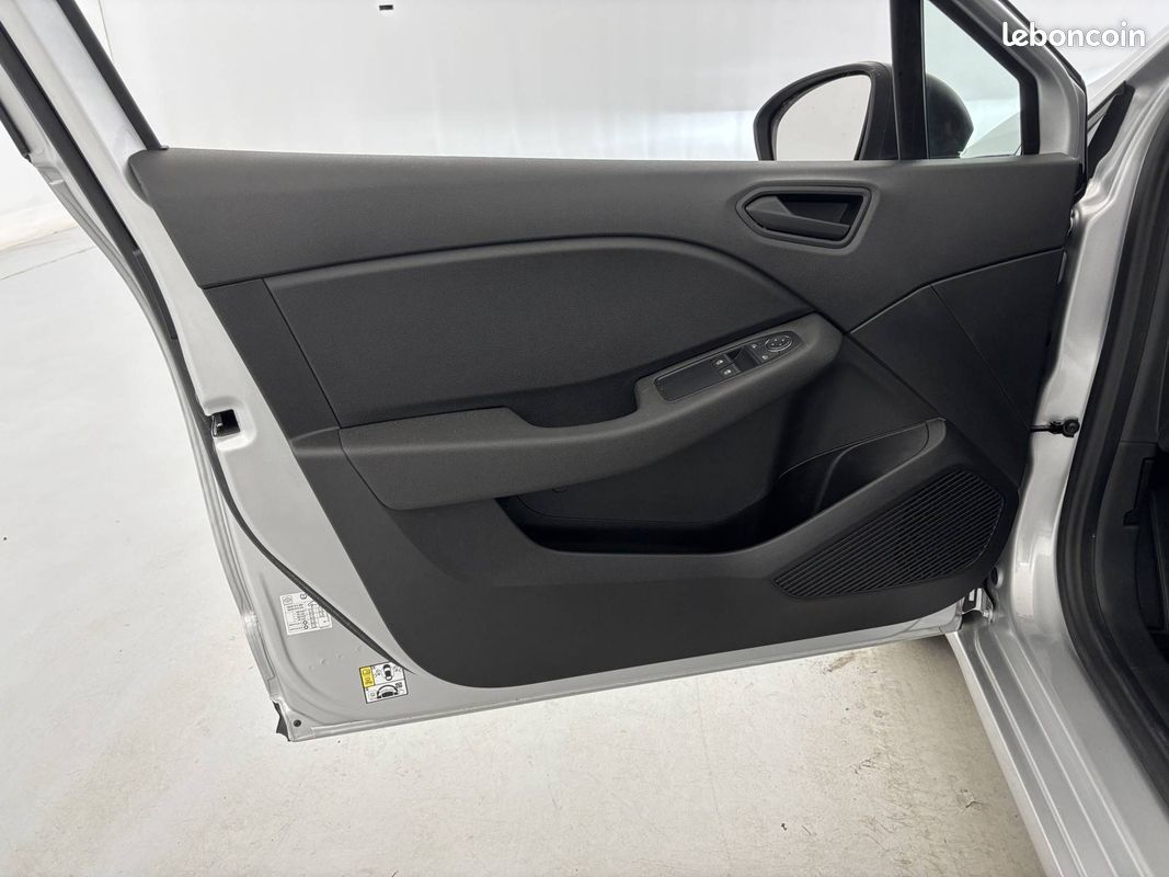 RENAULT Clio SCe 65 Authentic (image 11)