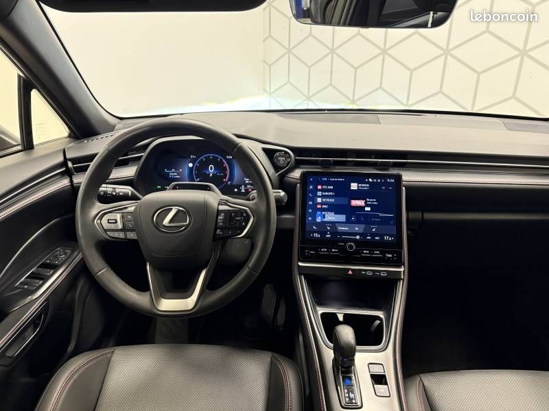 Lexus LBX 2WD Emotion (image 11)