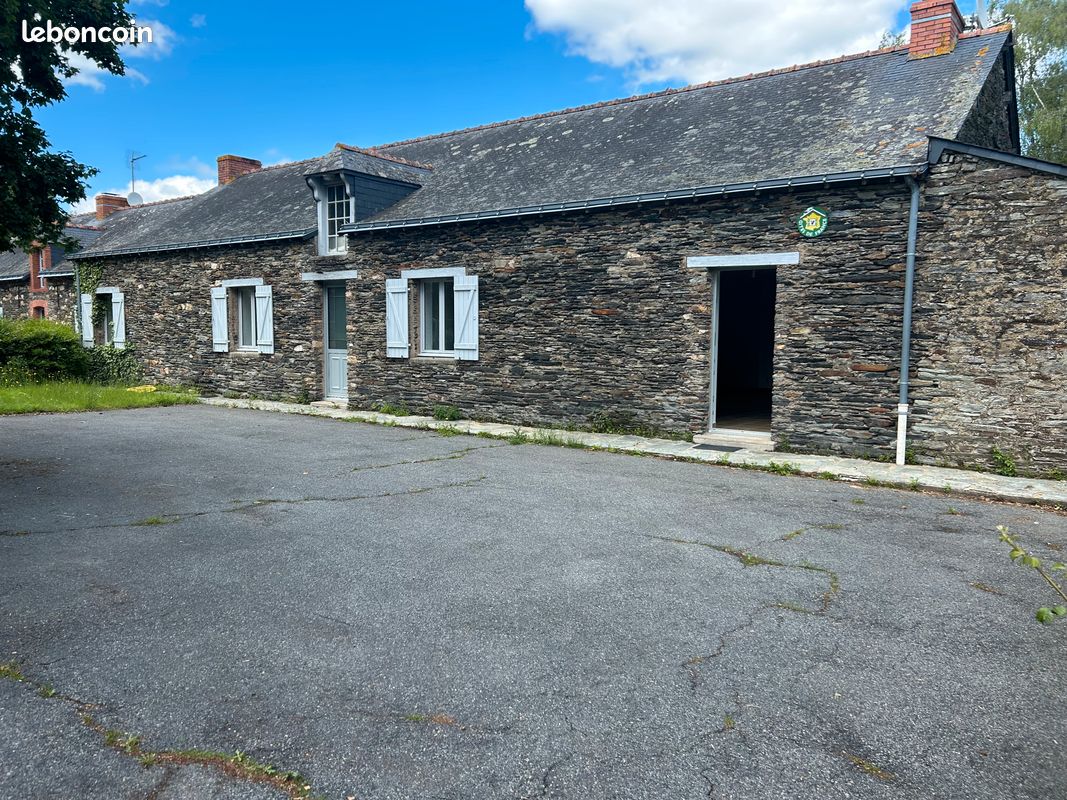 Maison 4 pièces 240 m² · à Conquereuil · 240 m² · 200 000 €