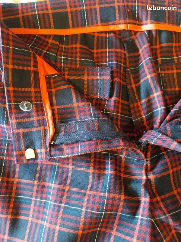 Pantalon à carreaux tartan rouge et bleu marine — s.Oliver (T46 / XXL) (image 9)