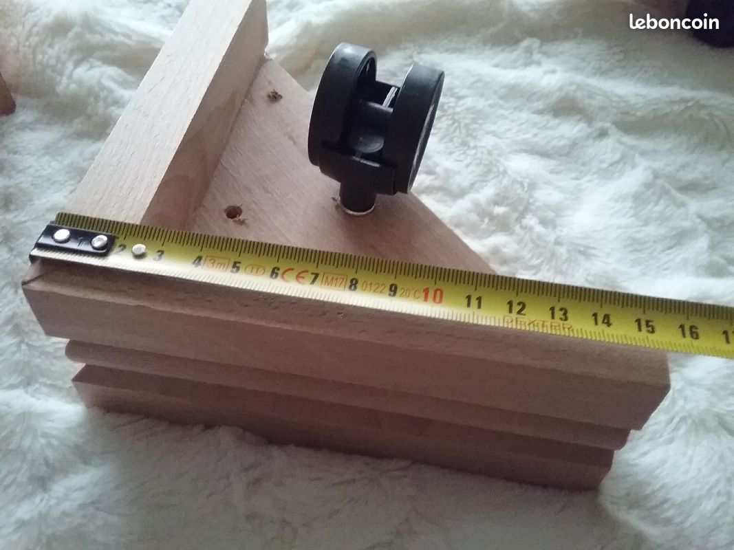Lot de 4 angles de meuble en bois sur roulettes (image 3)