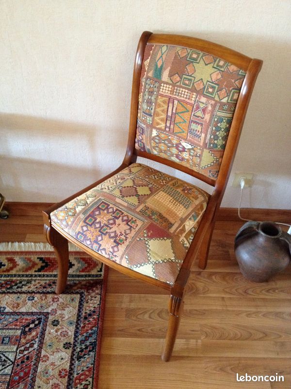 A vendre une table et un lot de chaises (image 3)