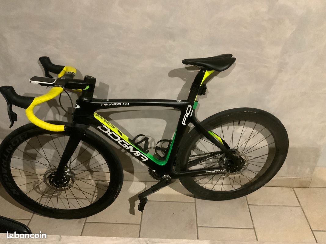 Vends Vélo Pinarello F10 Disc Vélos