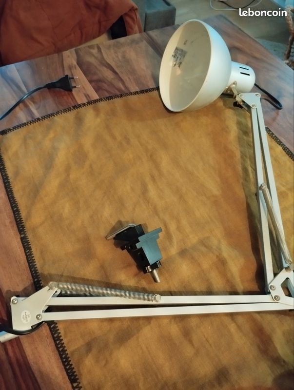 Lampe de bureau (image 1)