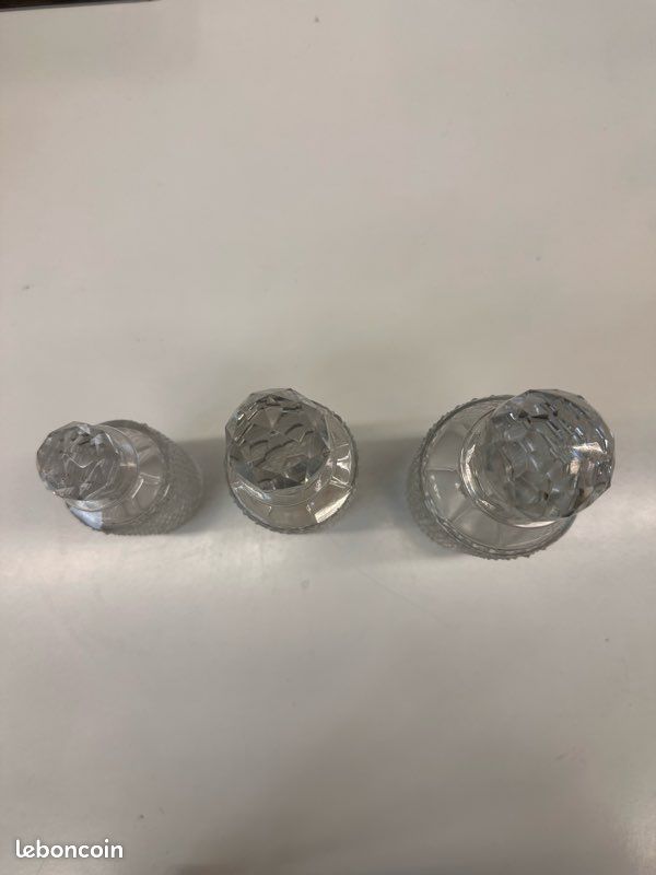 Lot de 3 Carafes en Cristal BACCARAT France – Signées – Milieu XXe (image 2)