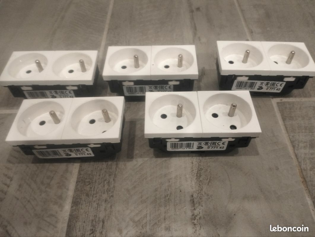 Pompe HP à injection Clio 2 Clio 3 Kangoo Megane Scenic 1.5 Pompe HP à injection Clio 2 Clio 3 Kangoo Megane Scenic 1.5