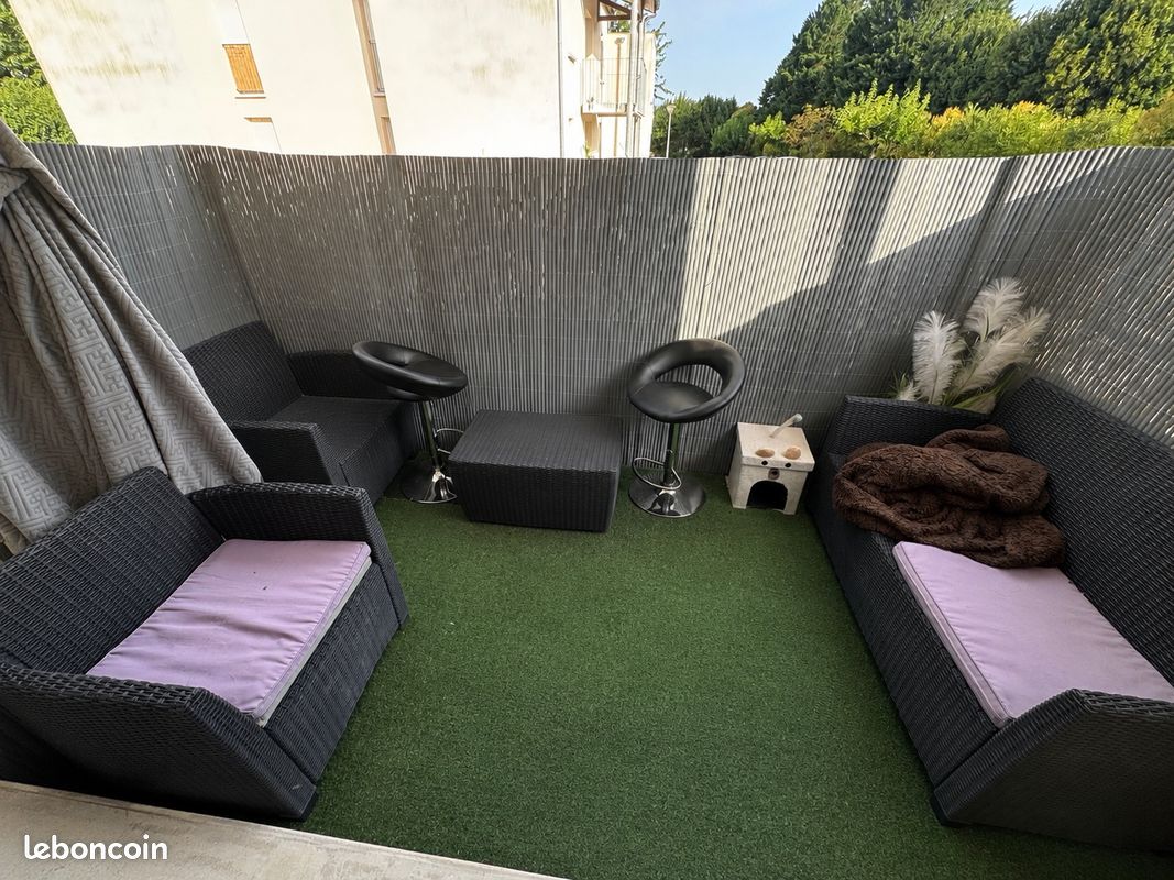 Appartement 2 pièces 38 m² · à Saintes · 38 m² · 570 €