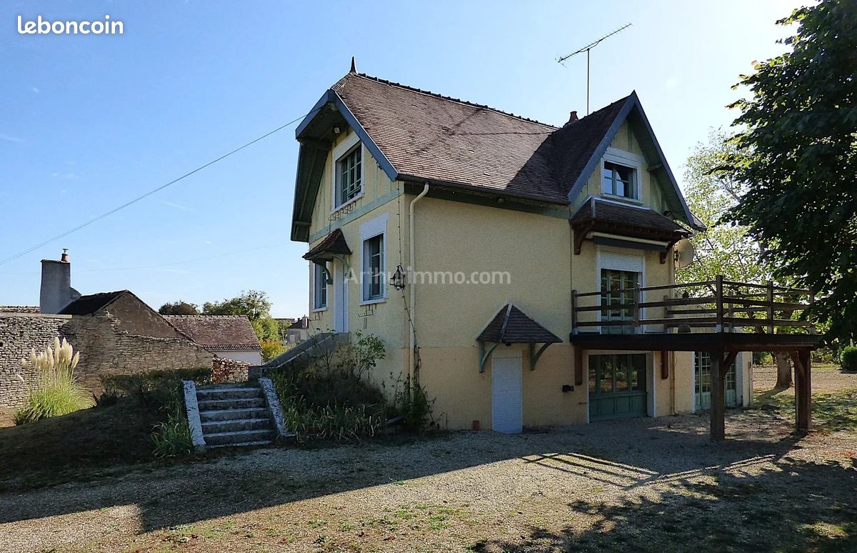 Maison 6 pièces 116 m² · à Noyers · 116 m² · 190 000 €