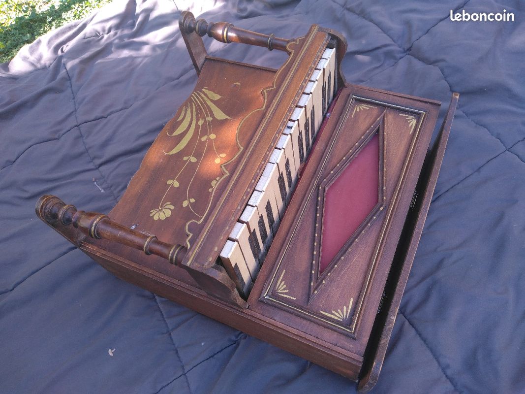 Petit piano artisanal (image 3)