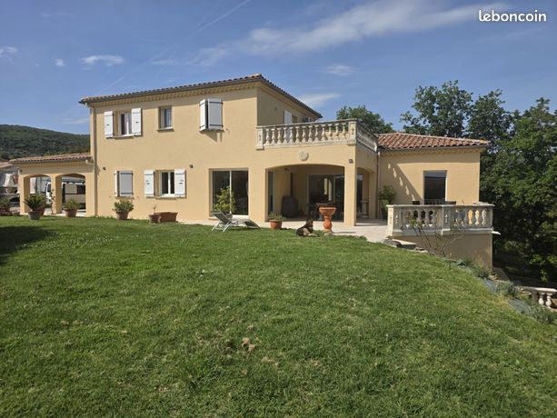Villa 6 pièces 203 m²