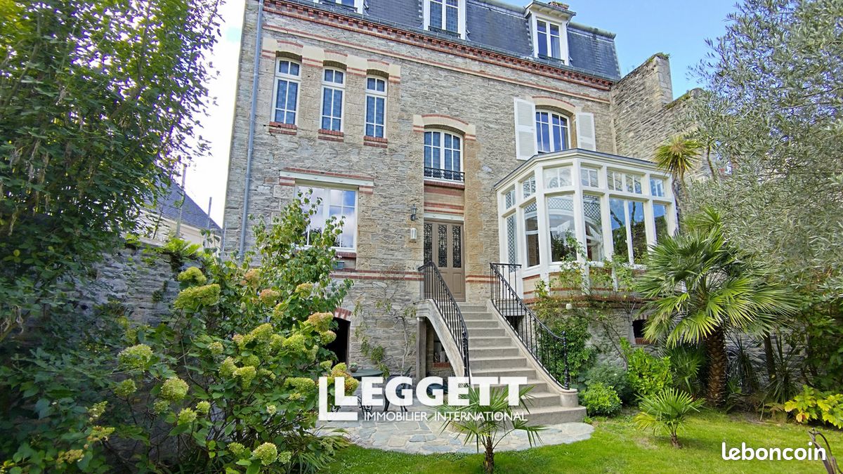 Maison 12 pièces 260 m² · à Cherbourg-en-Cotentin · 260 m² · 887 250 €