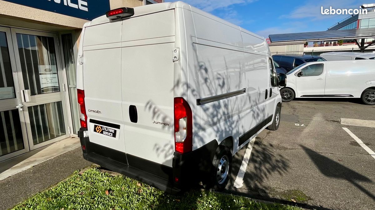 23 990 HT / CITROEN JUMPER 33 L2H2 2.2 140 cv bvm6 BLANC PREMIUM CONNECT / tva recuperable (image 3)