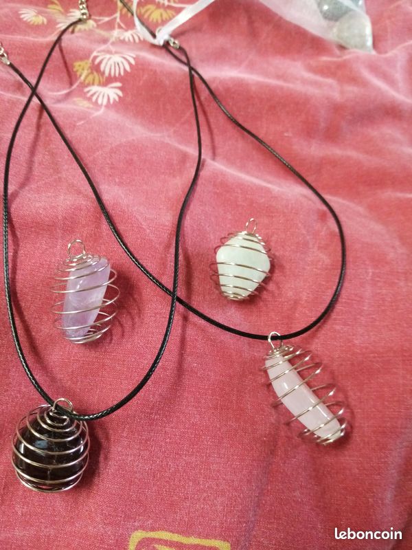 Collier pierre (image 2)