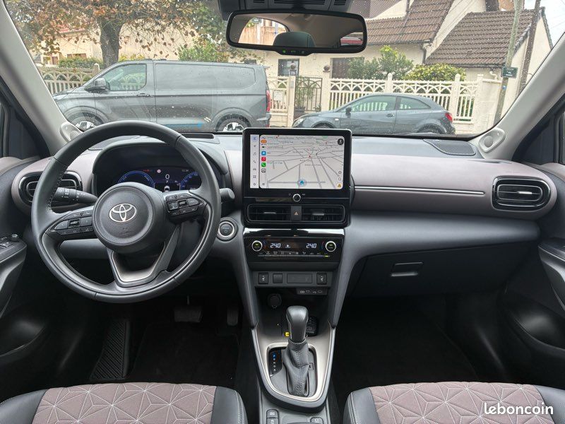 Toyota Yaris Cross finition Collection 130 cv (image 3)