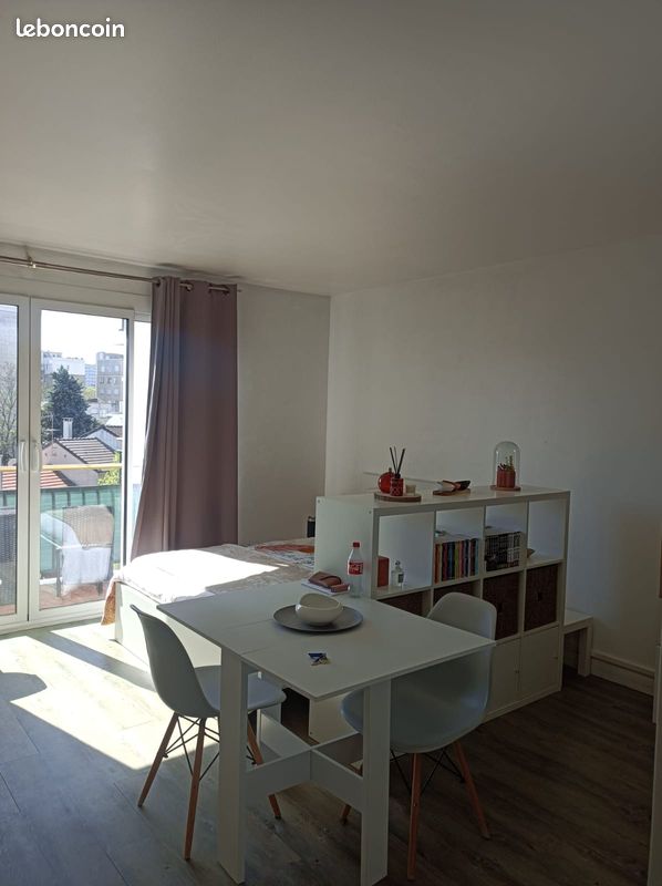 Appartement 1 pièce 29 m² · à Issy-les-Moulineaux · 29 m² · 1 020 €