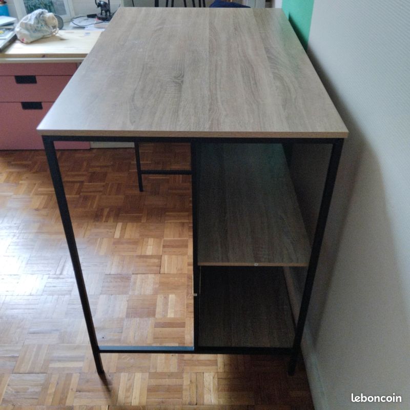 Table (image 1)