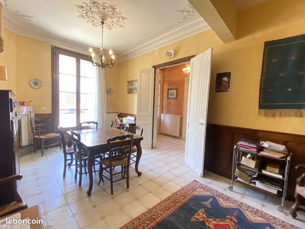 Maison 18 pièces 363 m²