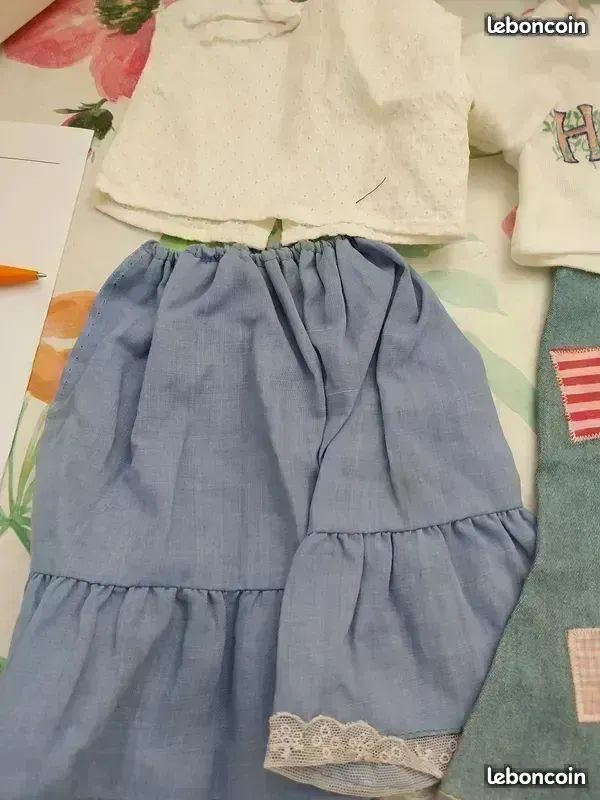 Vintage vêtements poupées/poupons 5 euros chaque ensemble / tous les vêtements poupées/poupons à 5 euros pièce passent à 8 euros les 2 sauf annonces (image 3)
