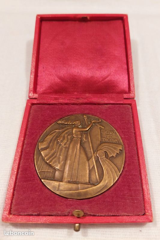Médaille Sportive Française – Football, Bronze, Non Datée, Dimensions 50 X 20 Mm