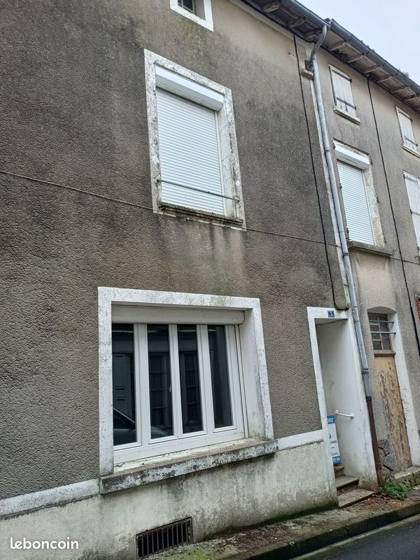 Maison 4 pièces 70 m² · à Pamproux · 70 m² · 60 000 €