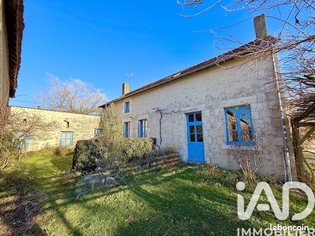 Maison 6 pièces 138 m² · à Saint-Léomer · 138 m² · 195 000 €