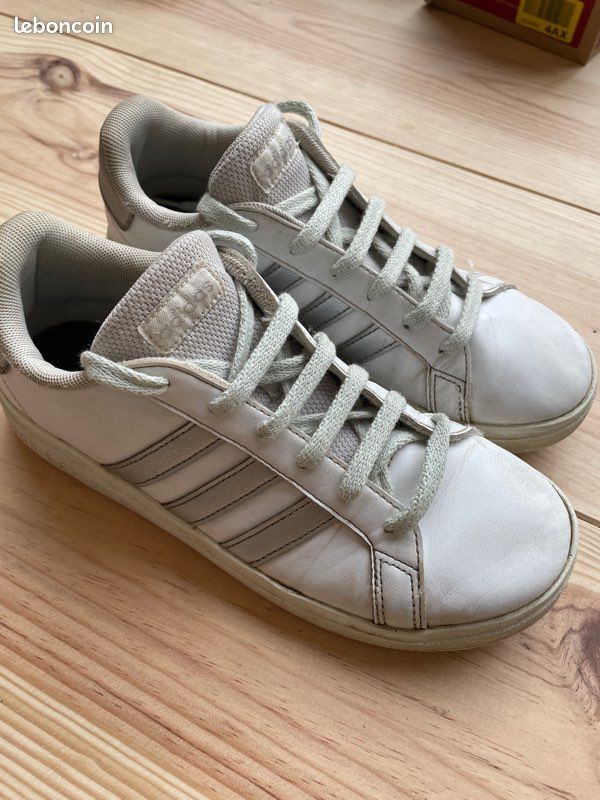 Vente Addidas blanches / argent (taille 36) (image 2)