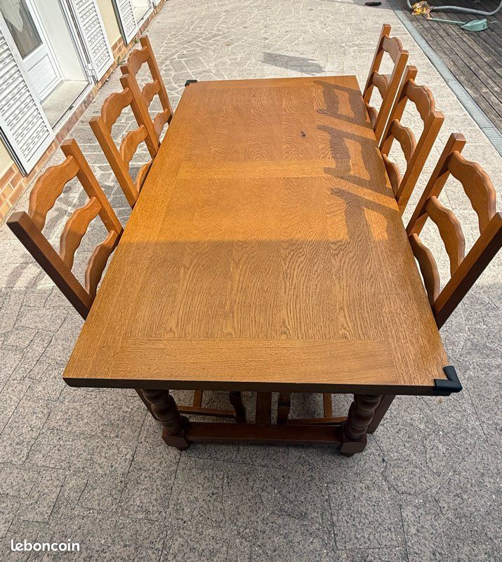 Table à manger en bois massif + 6 chaises paillées – très bon éta (image 2)