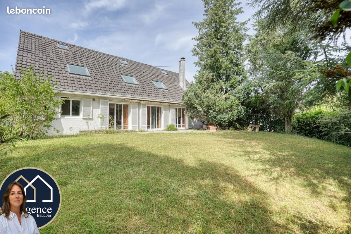 Maison 8 pièces 176 m² · à Plaisir · 176 m² · 670 000 €