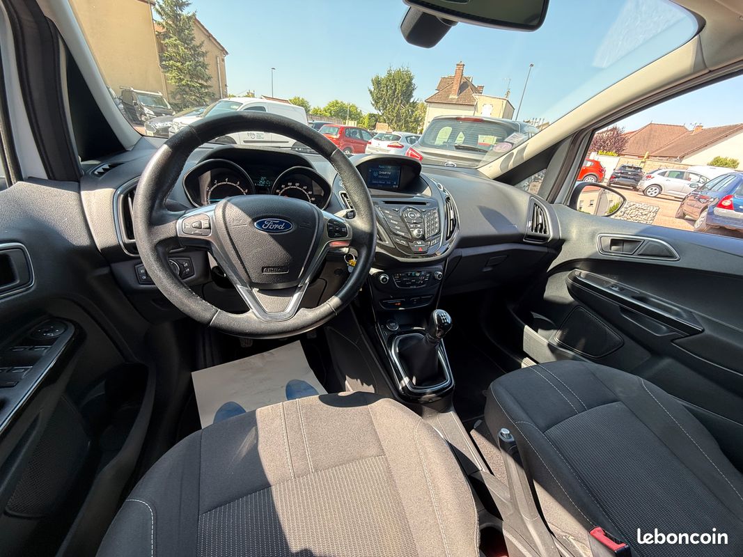 FORD B-MAX 1.0 EcoBoost 100ch Titanium S&S régulateur / Aide au stationnent / GPS / Clim Auto (image 4)