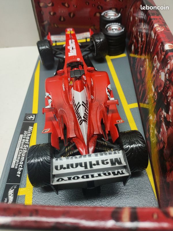 Hot Wheels - 1:18 - Ferrari 2003 GA - Schumacher numéro 1