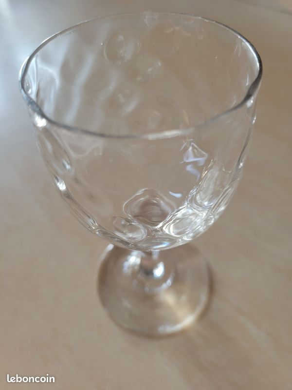 Petit verre à liqueur vintage, à pois incrémentés, à pied (image 3)