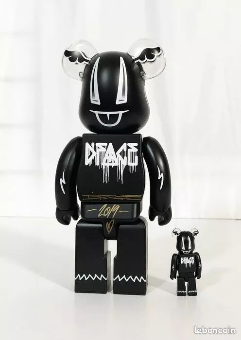 激レア】Invader x Obeyコラボ作品/ Banksy kaws（激レア】Invader 烈 